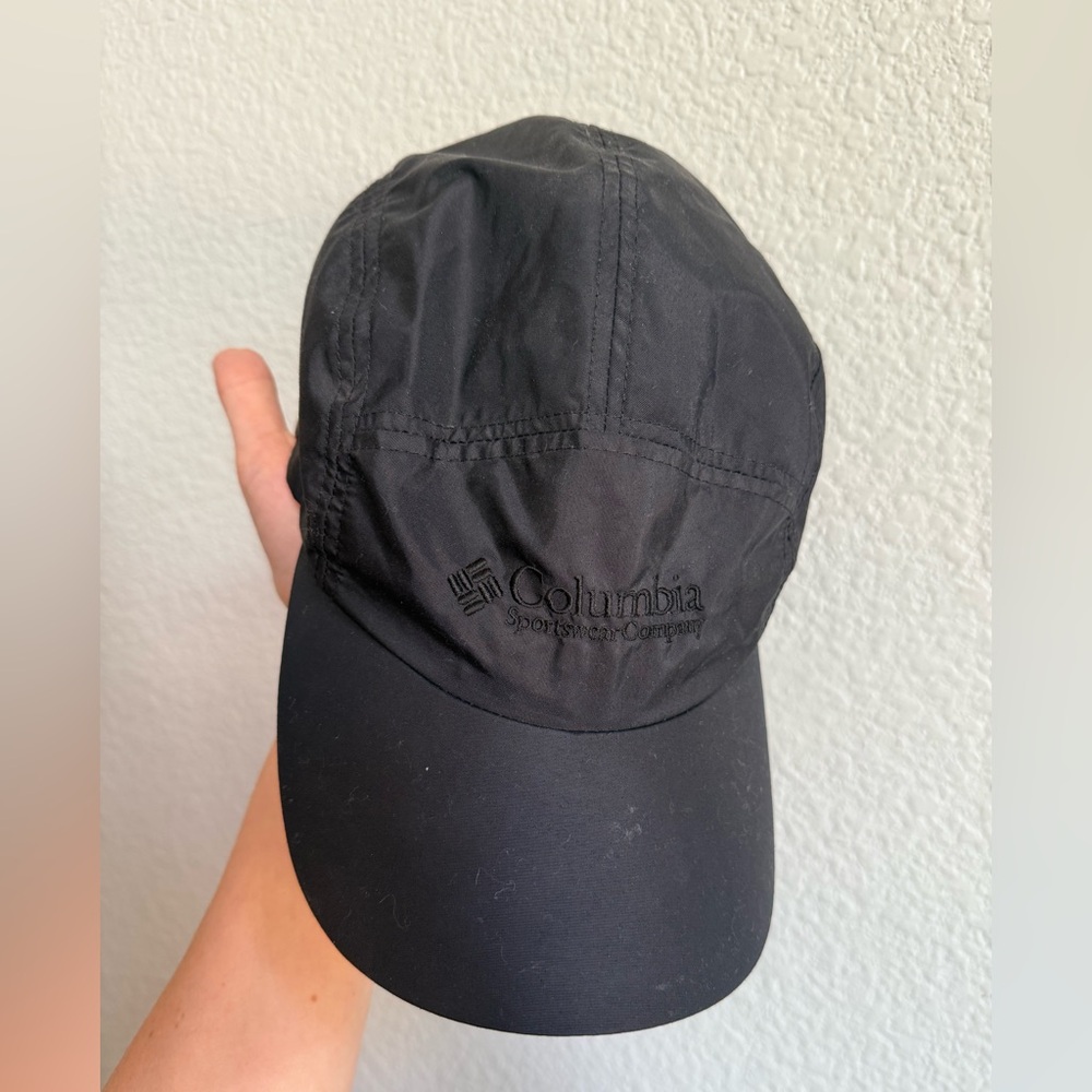 Columbia Black Cap adjustable hat unisex